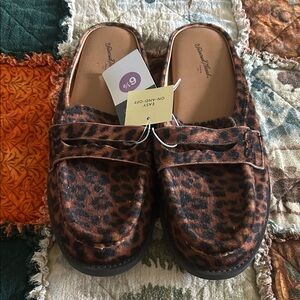 Universal Thread Leopard Print Slip-On Mules in Brown and Black